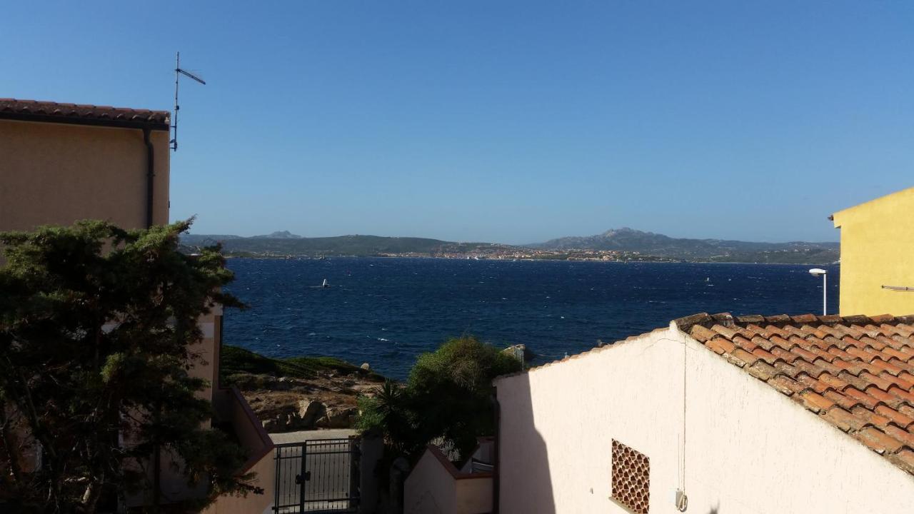 Casa Vacanze A Pochi Passi Dal Mare Ла-Маддалена Екстер'єр фото
